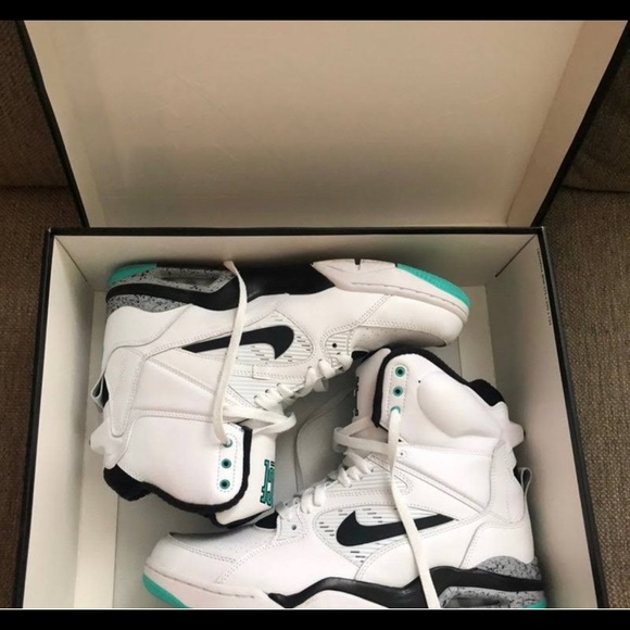 Nike Air Command Force - Hyper Jade Size 10M w/Box - Picture 3 of 7